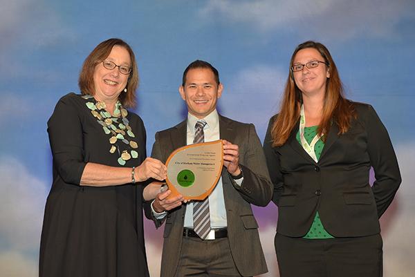 James Lim and Laine Roberts accept Excellence in Promoting WaterSense Labeled Products Award for the City of Durham Water Management.