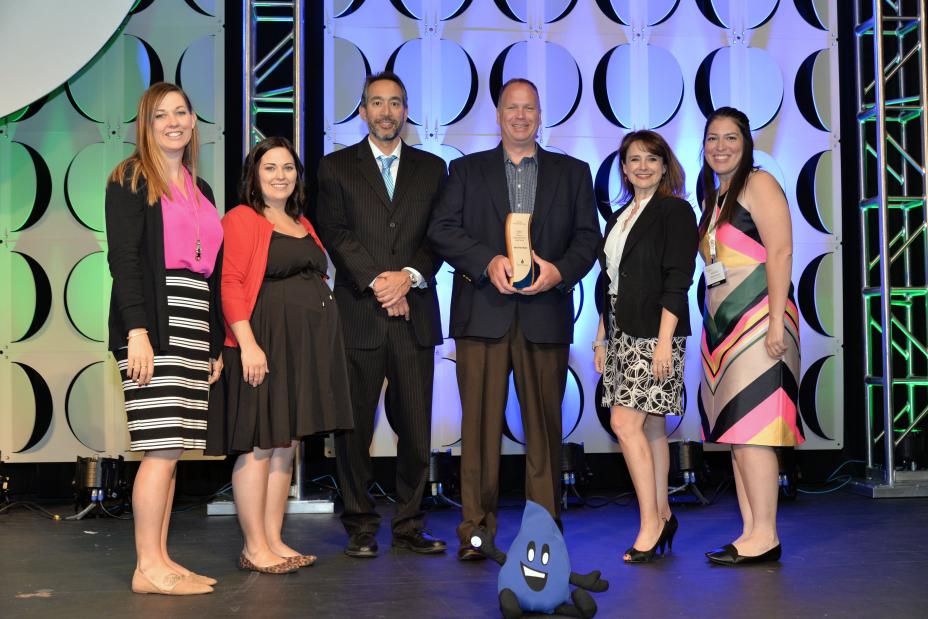 Excellence in Promoting WaterSense Labeled Products Award winner, City of Fort Worth, with US EPA's Leo Gueriguian.