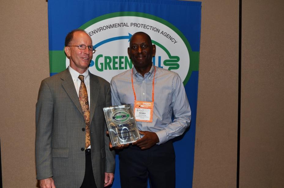 Kenneth Jackson accepts the Store Re-Certification Excellence recognition for Stater Bros. Markets from Tom Land of the EPA GreenChill Program