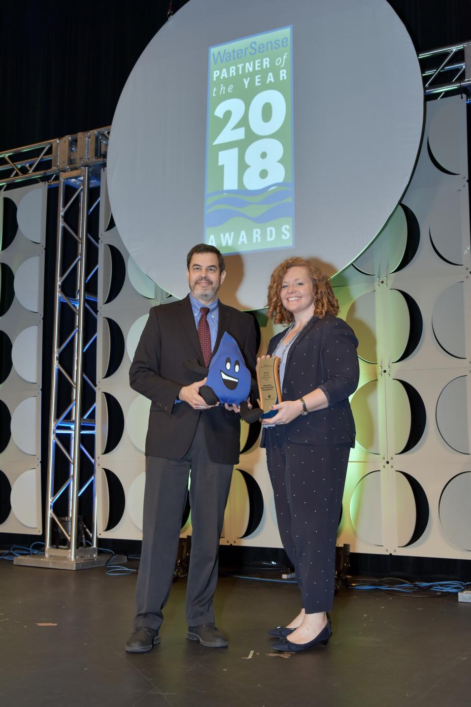 Sustained Excellence Award winner, Metropolitan North Georgia Water Planning District, with U.S. EPA's Raffael Stein.